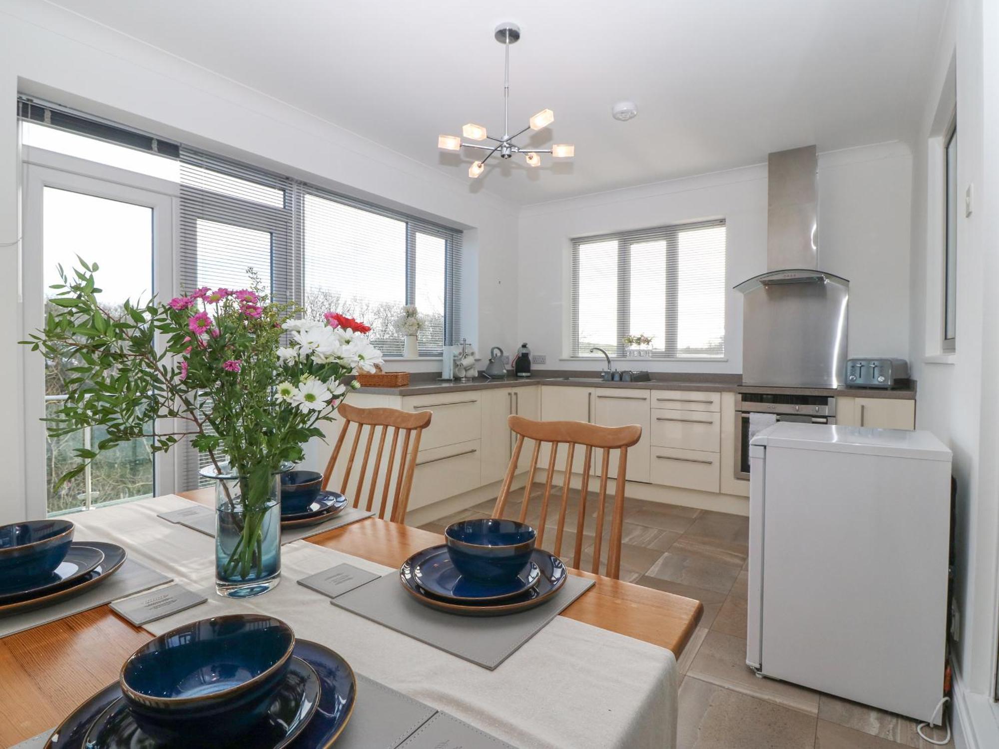 Riverview Apartment Cemaes Bay Esterno foto