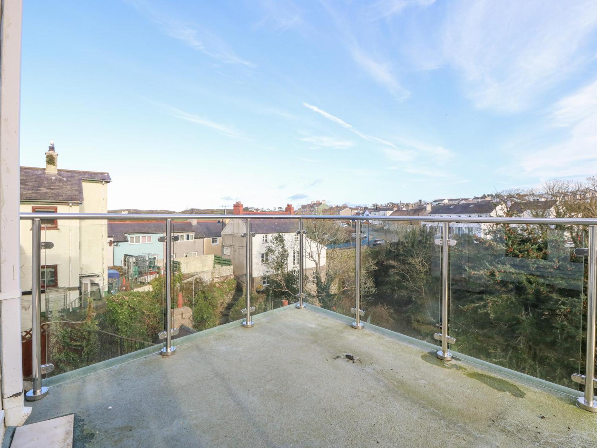 Riverview Apartment Cemaes Bay Esterno foto