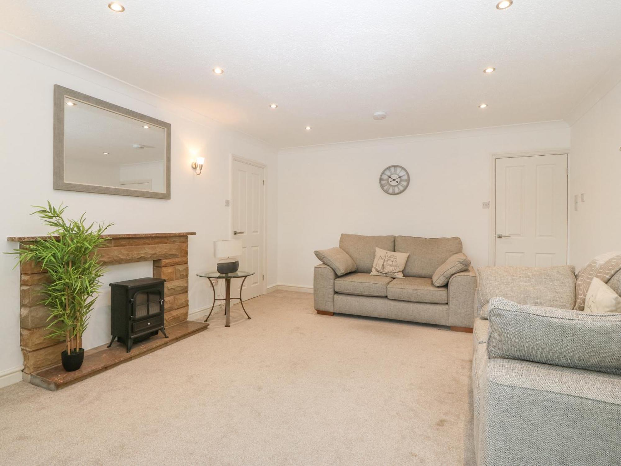 Riverview Apartment Cemaes Bay Esterno foto